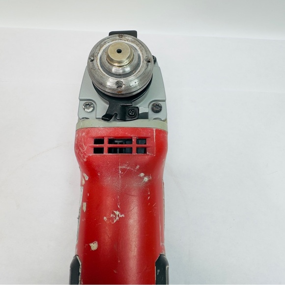 Milwaukee 6130-33 7.0 Amp 4-1/2" Angle Grinder - Picture 12 of 12